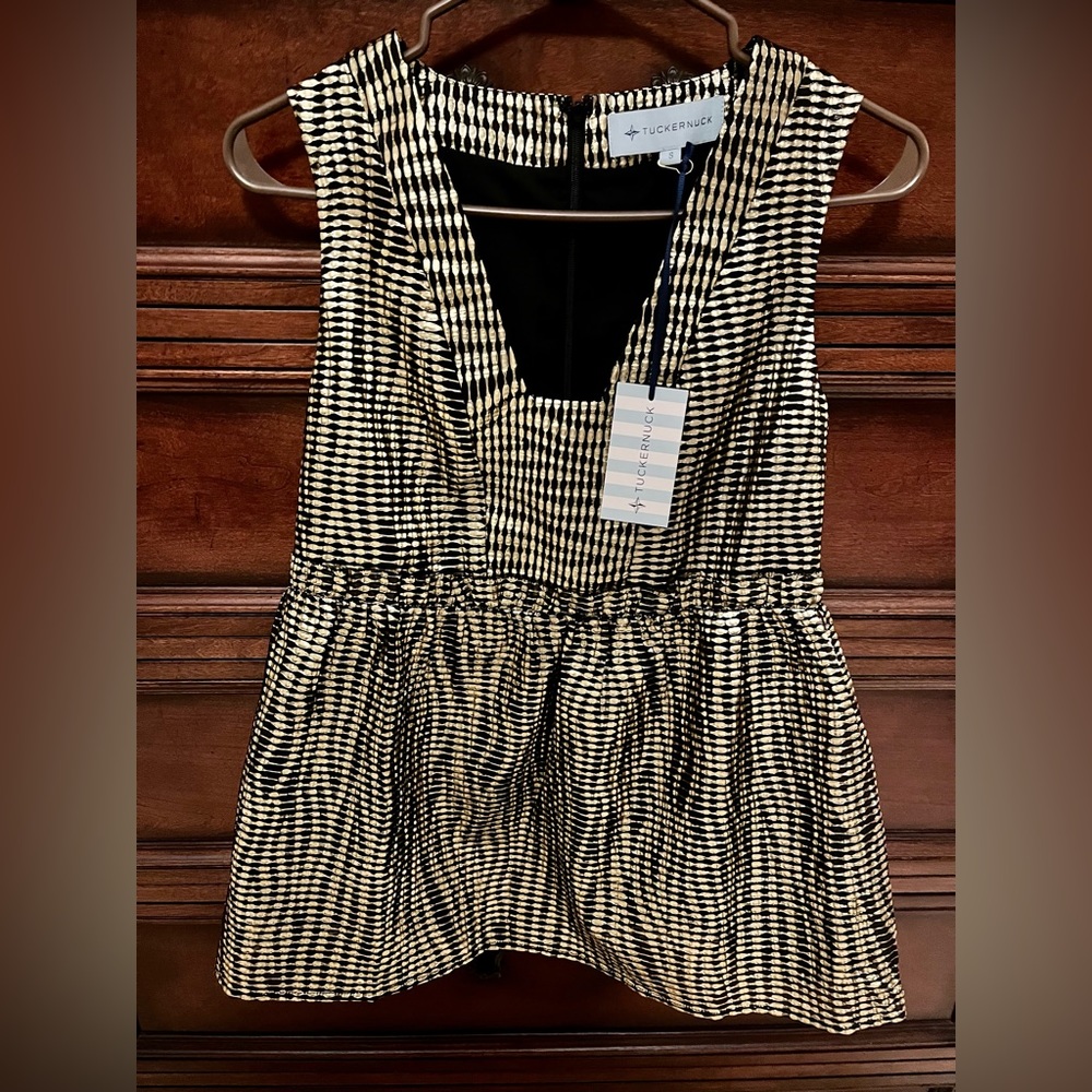 Tuckernuck black and gold size small